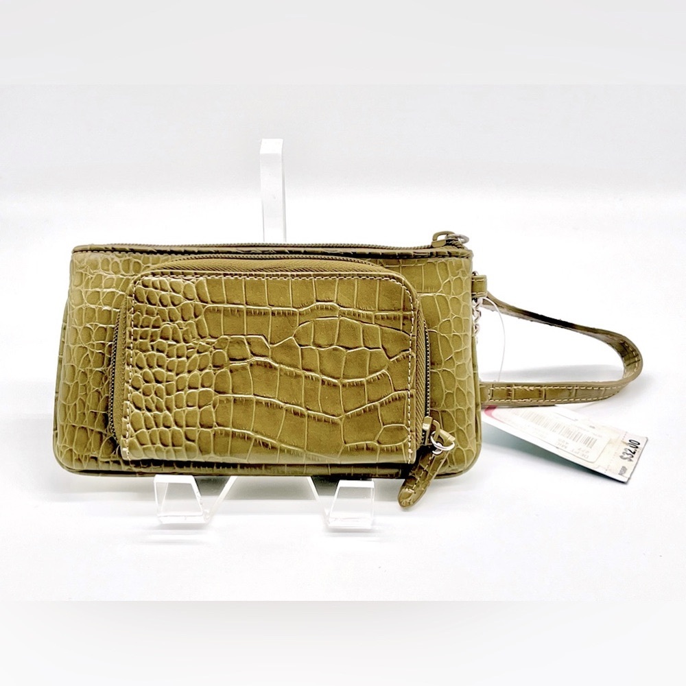 NWT Nine West Ladies’ Crocodile Wristlet in Fern